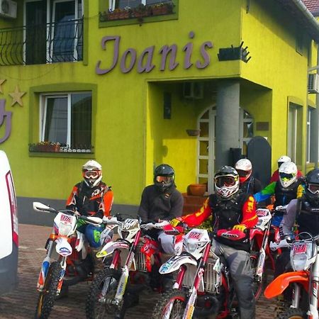 Motel Ioanis Mindruloc ภายนอก รูปภาพ